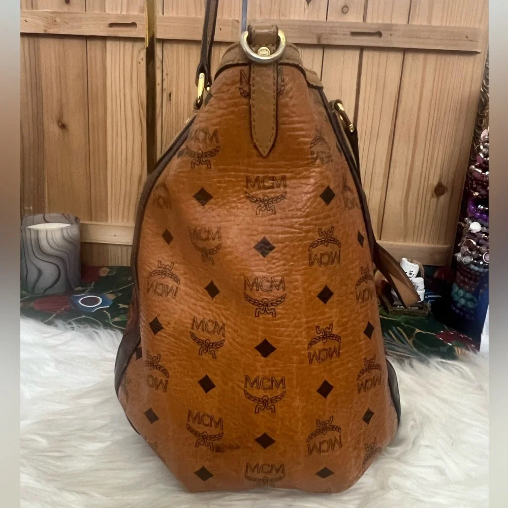 MCM Tan and Burgundy Logo Tote - Picture 5 of 15
